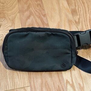 Everywhere Belt Bag 1L